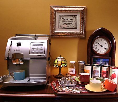 Korner Kottage Bed And Breakfast Traverse City Bagian luar foto